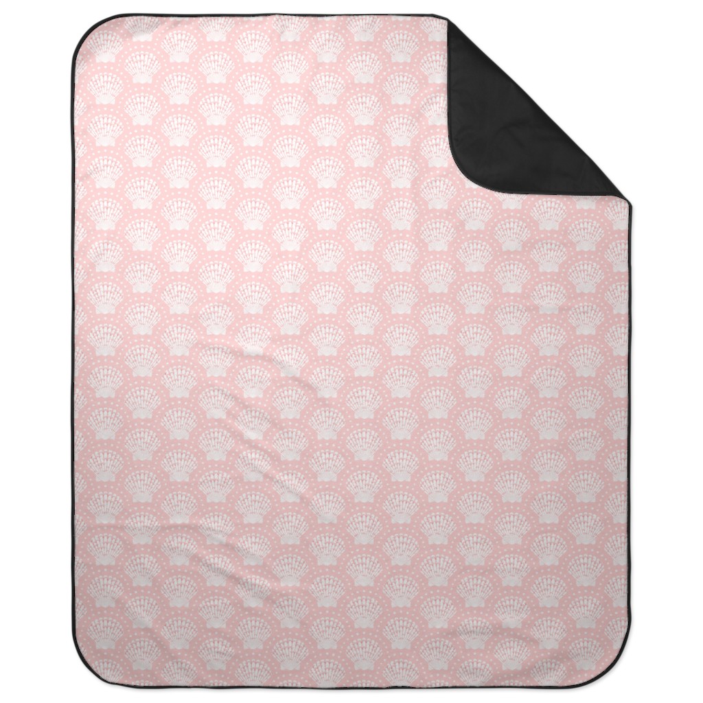 Pretty Scallop Shells - Pink Picnic Blanket, Pink