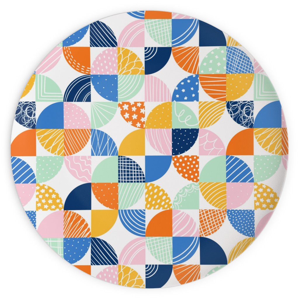 Modern Quilt Pattern - Multi Plates, 10x10, Multicolor
