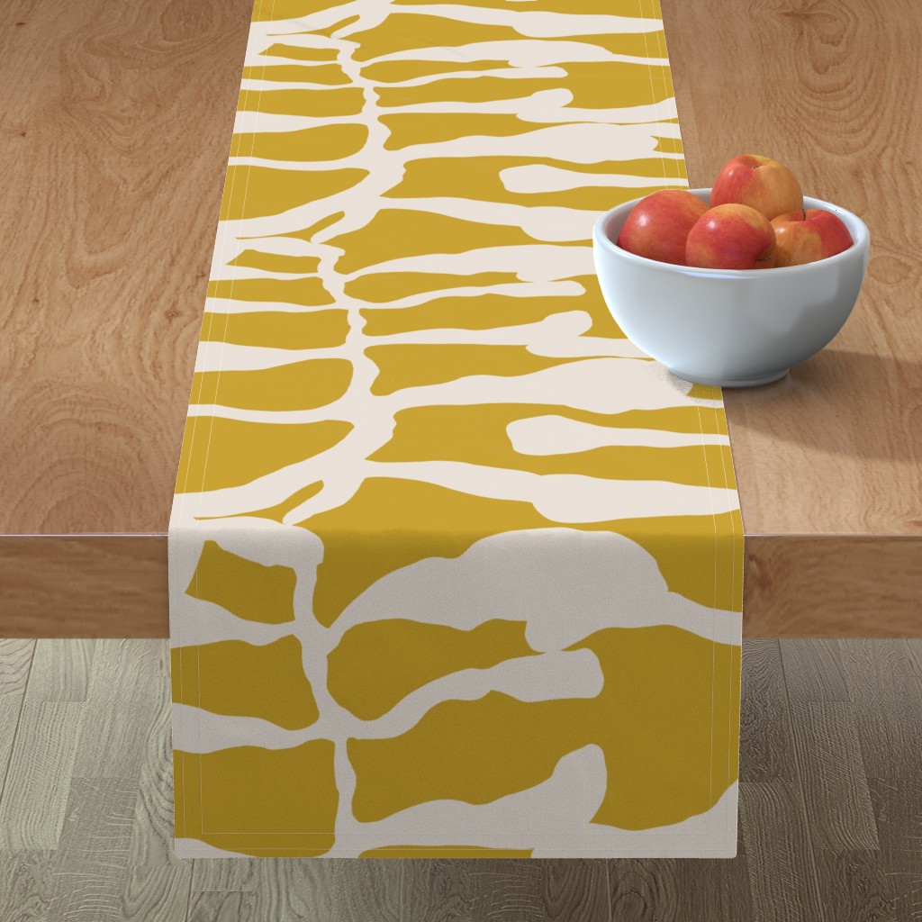 Shaky Leaf Tendril - Mustard Table Runner, 108x16, Yellow